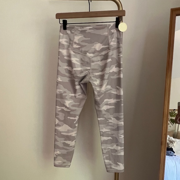Athleta Elation 7/8 tight, Size S Camo - Picture 4 of 9